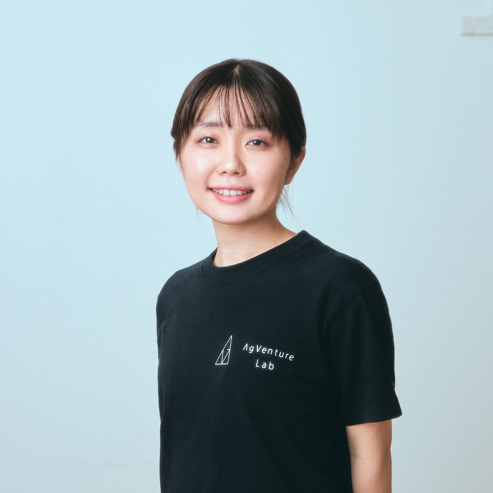 小林 真悠